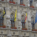 Binanın üzerinden 200-300 kadar figür bulunuyor ve hepsi birbirinden farklı. İnanılmaz derecede uğraşılmış.